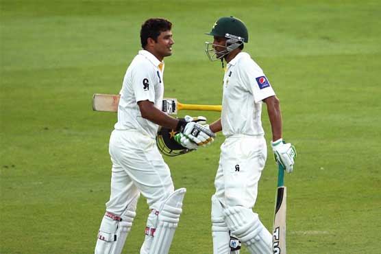 Pakistan rack up 304 runs as Younis, Azhar hit centuries