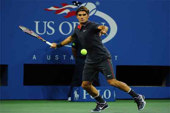 Tennis: Federer shines in New York rain, Ferrer crashes
