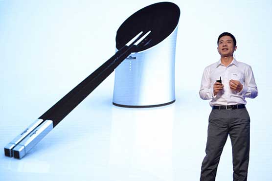 Chinese firm serves up 'smart chopsticks' for food-wary diners