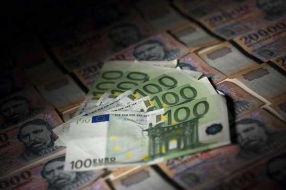 Euro falls after surprise interest rate cut