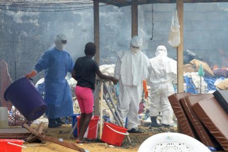 World experts race to deploy experimental Ebola drugs 