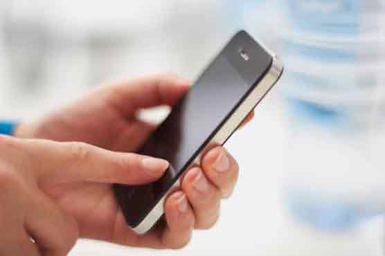 Smartphone makers dial up growth in India