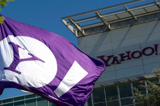 US threatens Yahoo with fine
