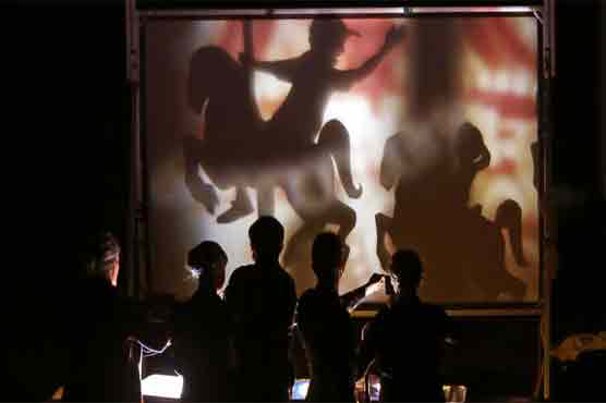 American performers get standing ovation in Iran