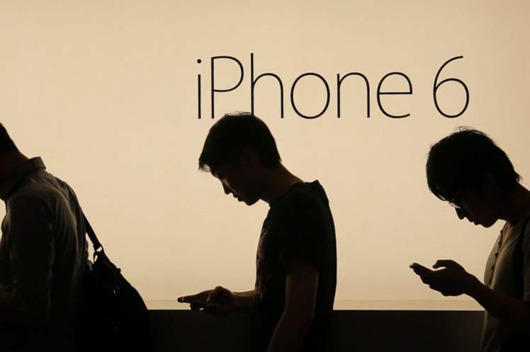 Review: Larger iPhones eliminate reason to switch