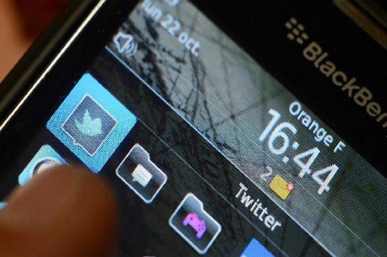 BlackBerry sets new phone launch in revival bid