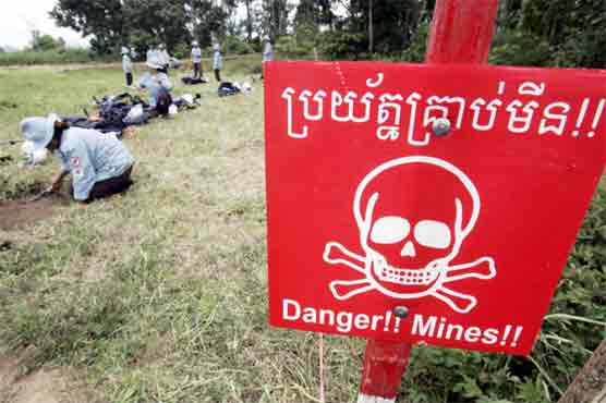 US bans anti-personnel mines except on Korean border