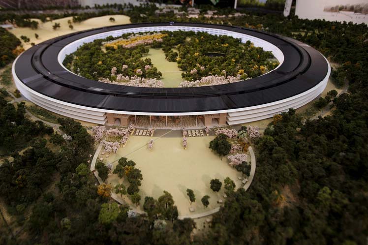 Apple aims its spaceship campus to be greenest building