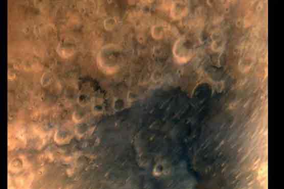 India's spacecraft beams back first Mars photos