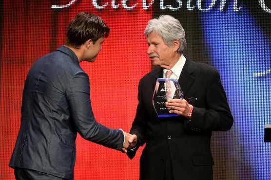 'Saturday Night Live' cruises into middle age