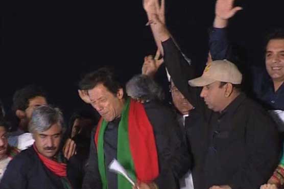 Imran Khan escapes another fall from stage