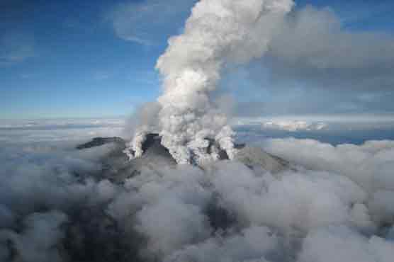 Japan volcano search resumes as survivors tell of horror 