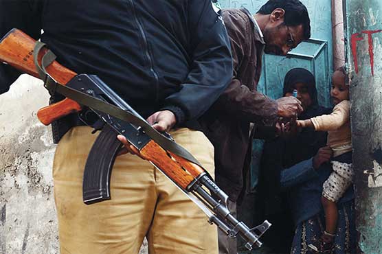 Anti-polio drive faces problems in sensitive areas of Karachi