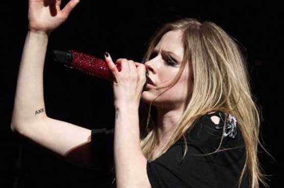 Avril Lavigne feared 'dying' from Lyme disease 