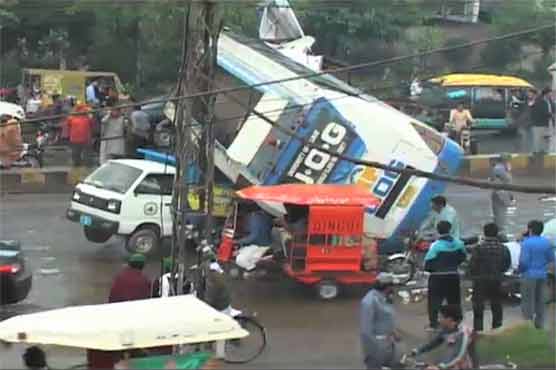 Two injured as speedy bus overturns in Gujranwala