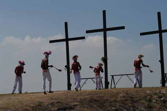 Philippines carries out bloody Good Friday 'crucifixions' 