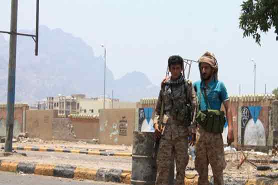 Yemen rebels quit Aden palace, Qaeda makes gains