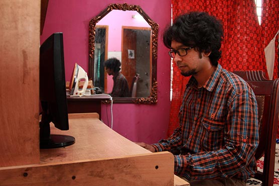 Bangladesh secular writers fearful after 2nd blogger slain