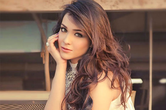 Humaima Malick barely survives falling pole during shoot