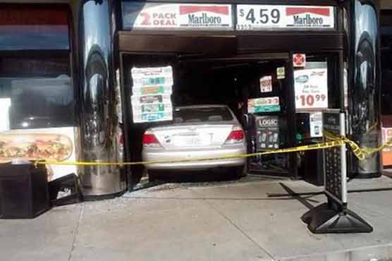 Driving lesson ends with teen hitting building, 3 gas meters