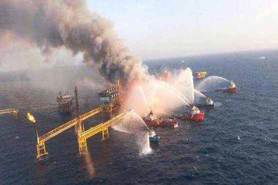 Oil rig fire hit Mexico's oil output
