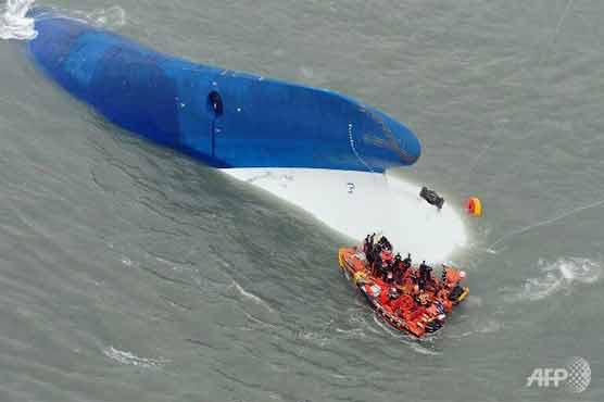S.Korea leader considers salvaging sunken ferry