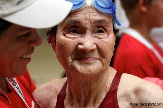 100-year-old Japanese woman notches up world swim record