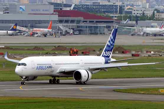 Boeing clings to lead over Airbus in long-haul jets