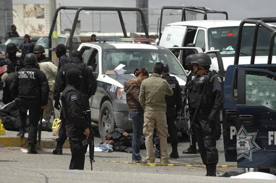 Gunmen attack security convoy in western Mexico