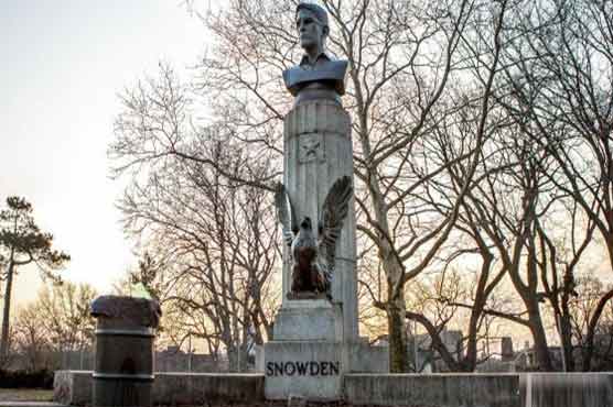 Artist places Snowden statue in New York park 