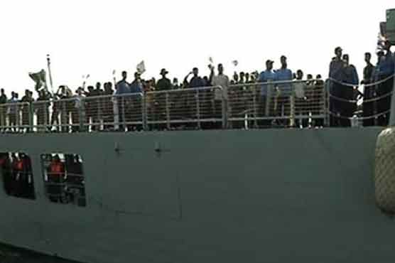 Pak Navy ship with 146 Pakistanis, 36 foreigners reaches Karachi
