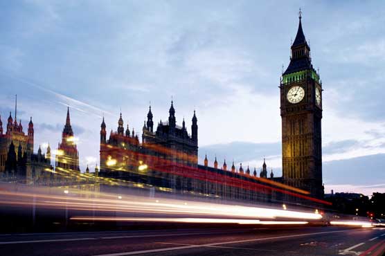 Hong Kong stocks end 3.80% higher