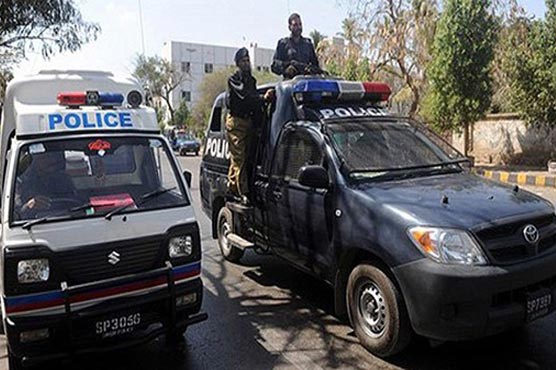 Two target killers arrested, one dacoit killed in Karachi