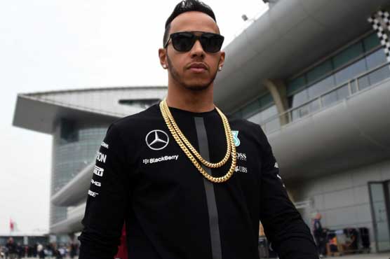 Formula One: Hamilton dismisses Ferrari threat in China