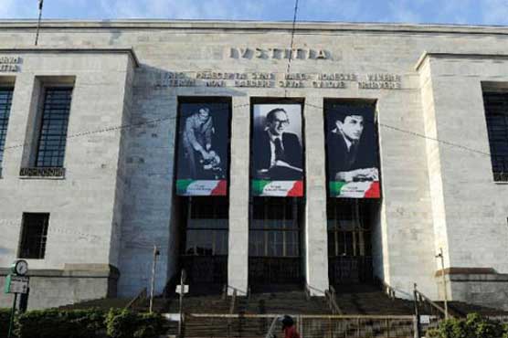 Man shoots two dead in Italian court