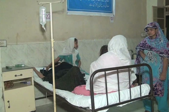 Man throws acid on wife, children in Hafizabad