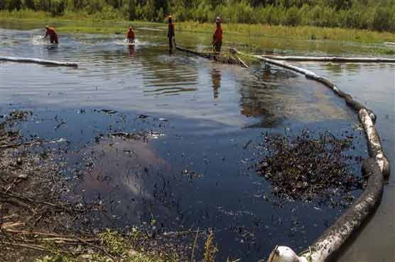 Oil spill leaves 100,000 Mexicans without water