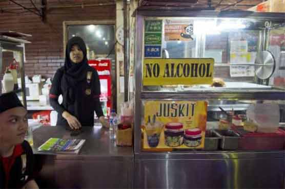 Muslim-majority Indonesia cracks down on alcohol sales