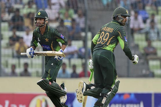 Pakistan make 239-6 against Bangladesh