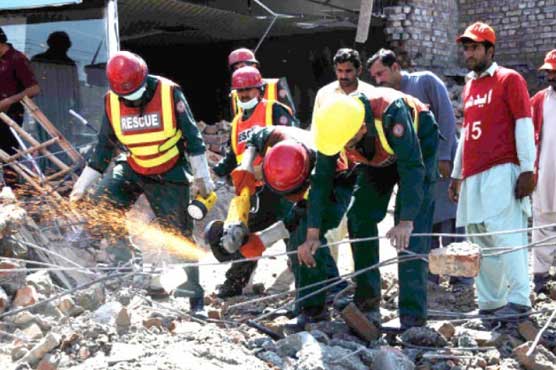 Four injured as ceiling of under-construction building collapses 