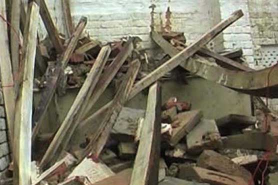 DG Khan: At least 20 girls injured as school's roof collapses