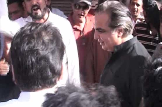 Strife ends as polling ends: PTI, MQM leaders have tea together