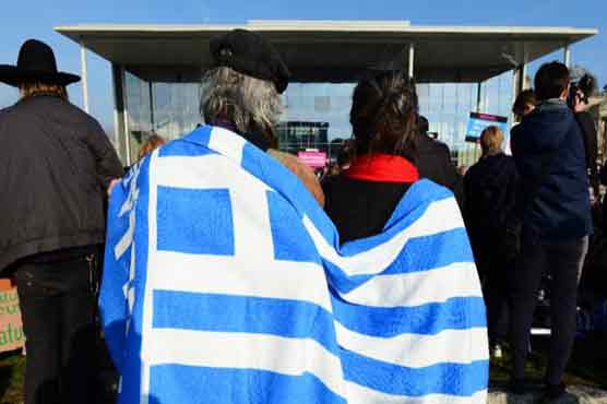 Europe pushes Greece in bogged down debt talks