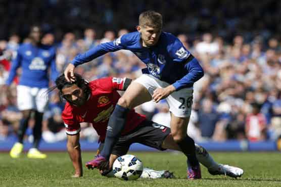 Football: Everton overpower United