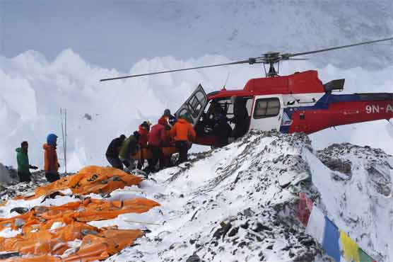 Choppers rescue climbers stranded on Mount Everest