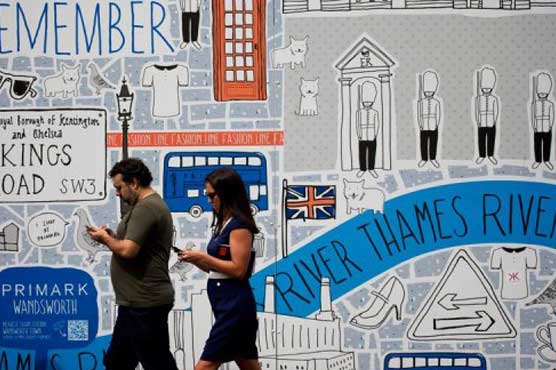 News industry struggling with shift to mobile phones, tabs