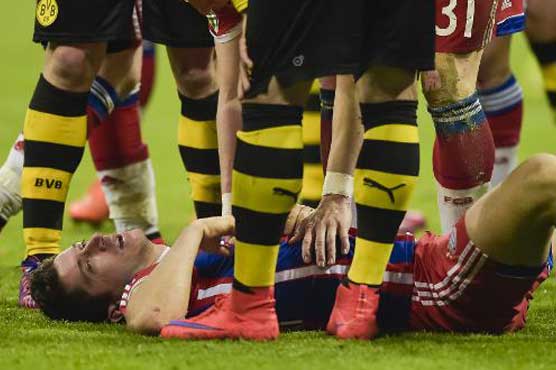 Football: Lewandowski suffers broken cheek, Robben's season over