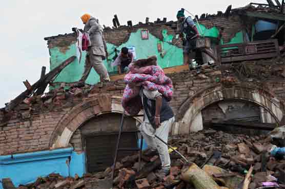 Nerves fray as residents flee Nepal's quake-hit capital