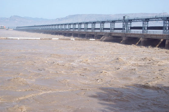 Water level in all rivers to start decreasing by Monday evening: PDMA
