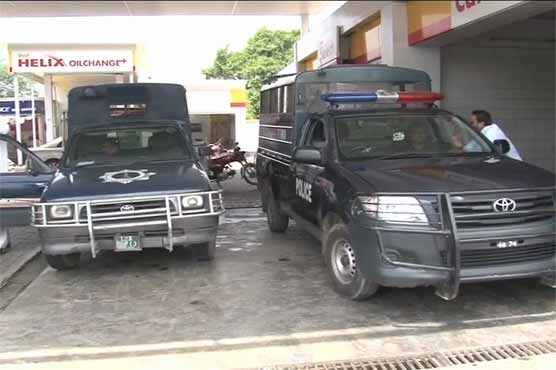 Lahore: Robbers loot petrol pump at gunpoint, flee with Rs32 lac